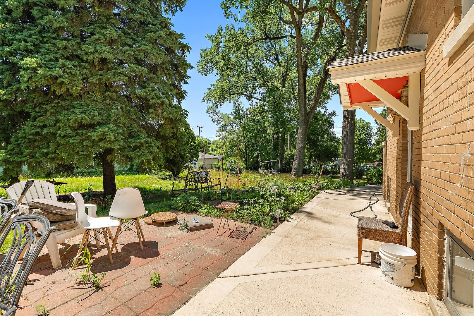 8420 Archer Avenue Willow Springs, IL 60480 - Photo 3 of 33 a view of backyard with outdoor seating and green space