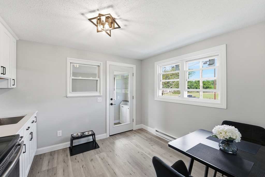445 Old Field Road Chicopee, MA 01013 - Photo 7 of 39