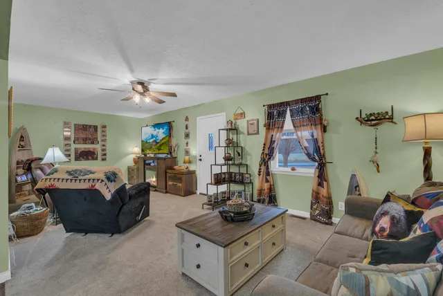 $249,000 | 568 Brock Lane, Sparta, TN 38583