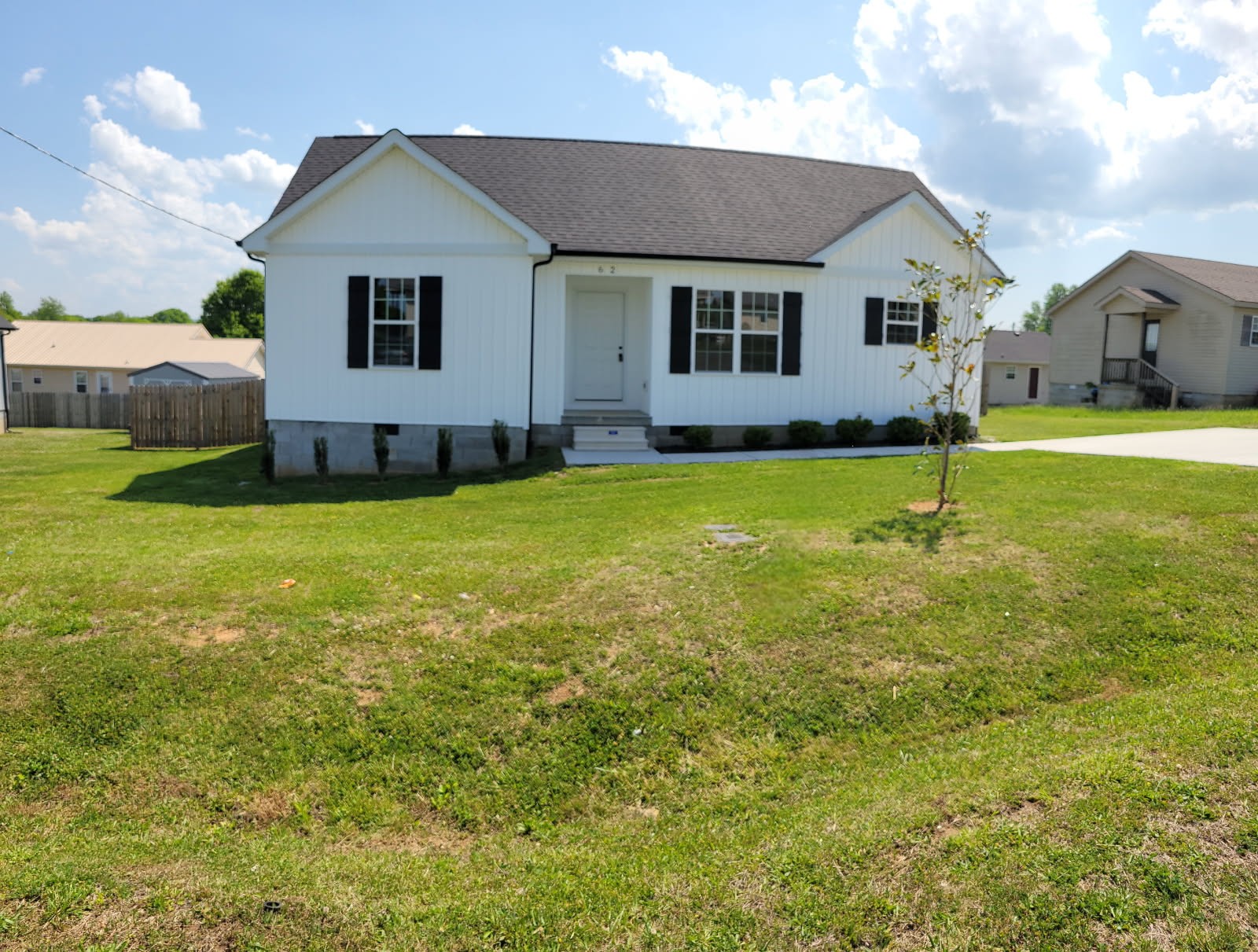 62 Modena Place Decherd, TN 37324 - Photo 4 of 31 a house that has a big yard