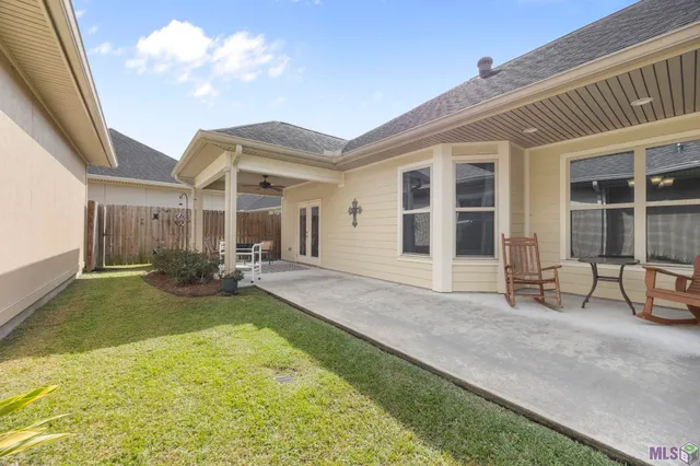 $305,000 | 7111 Village Maison Court, Unit 23, Baton Rouge, LA 70809