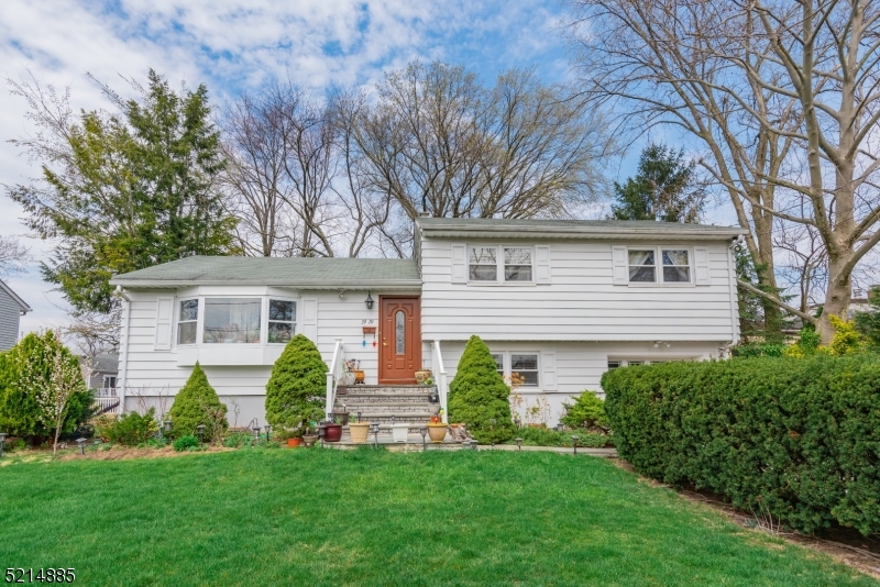 39 Pershing Street, Fair Lawn, NJ 07410 Compass