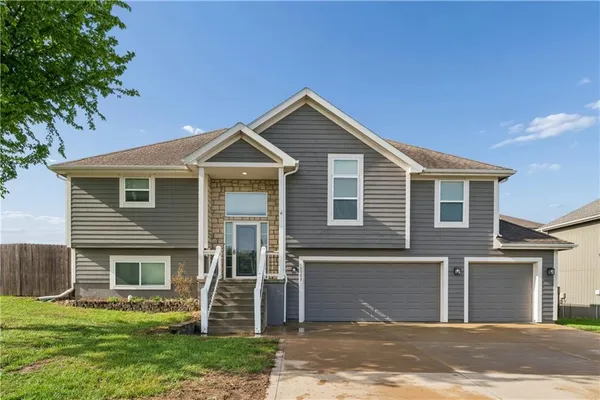 $415,000 | 10503 Augusta Drive, Kansas City, KS 66109