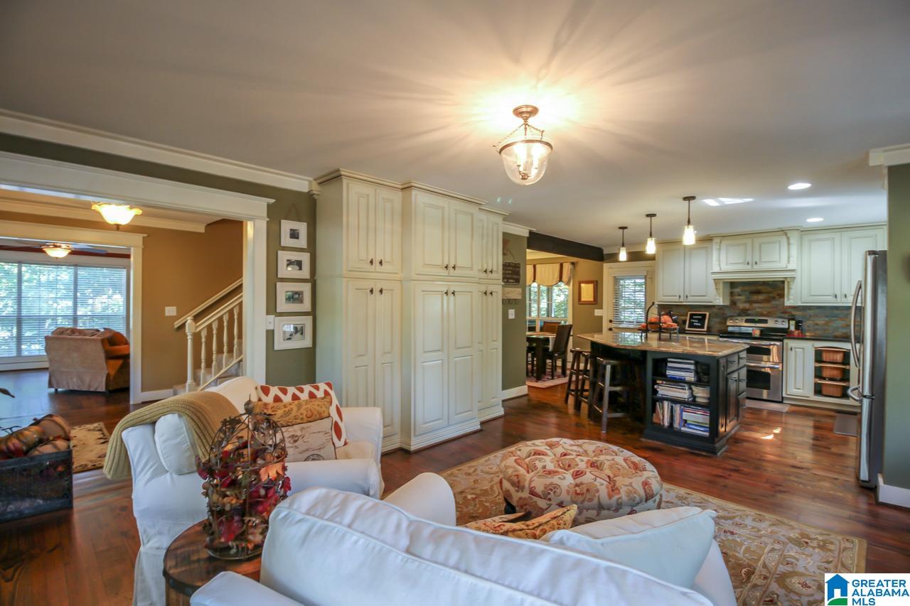 691 Kennedy Road Gardendale, AL 35071 - Photo 8 of 28