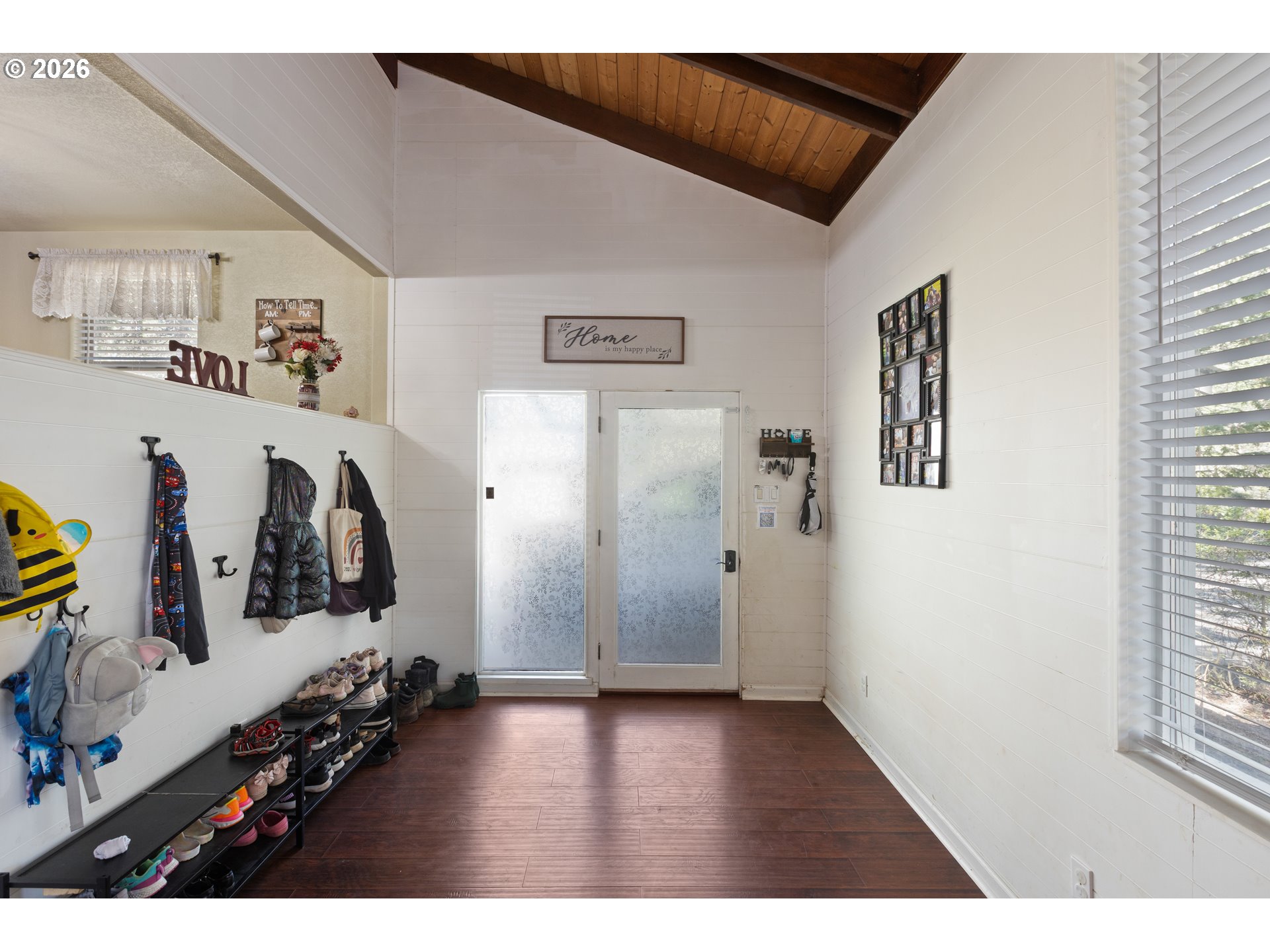 1293 Starveout Creek Road Azalea, OR 97410 - Photo 2 of 48 Entrance/Foyer