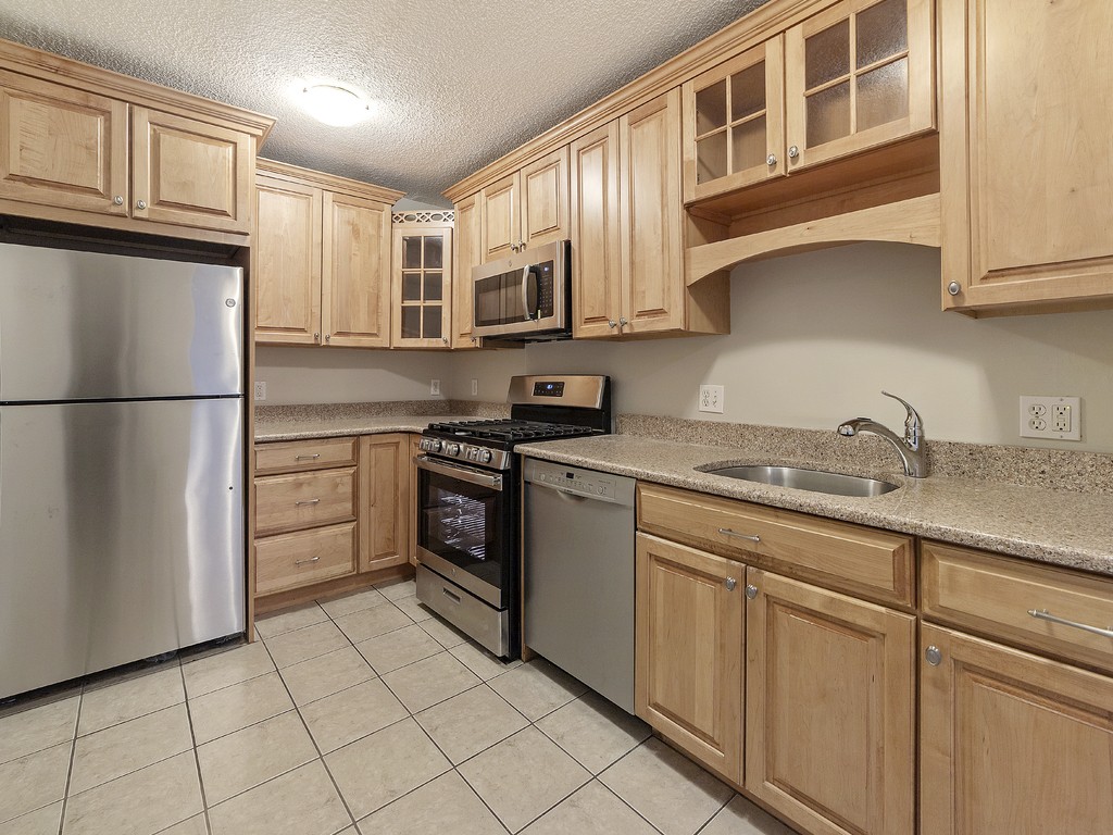 33 Pond Avenue, Unit 411 Brookline, MA 02445 - Photo 12 of 33