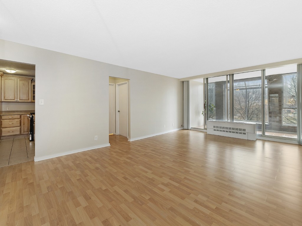 33 Pond Avenue, Unit 411 Brookline, MA 02445 - Photo 4 of 33