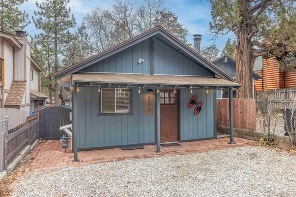 $360,000 | 271 Leonard Lane, Sugarloaf, CA 92386