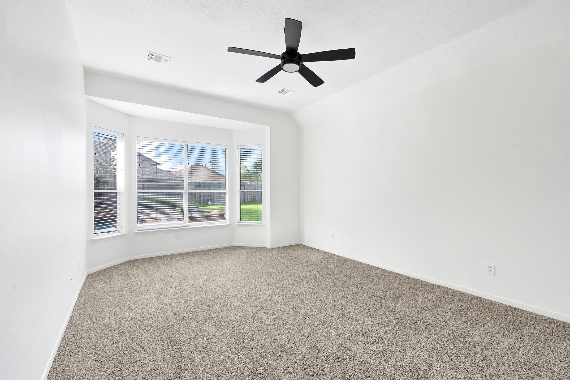 9606 Summer Run Houston, TX 77064 - Photo 16 of 41 Private primary retreat designed for comfort, featuring generous space and serene ambiance.