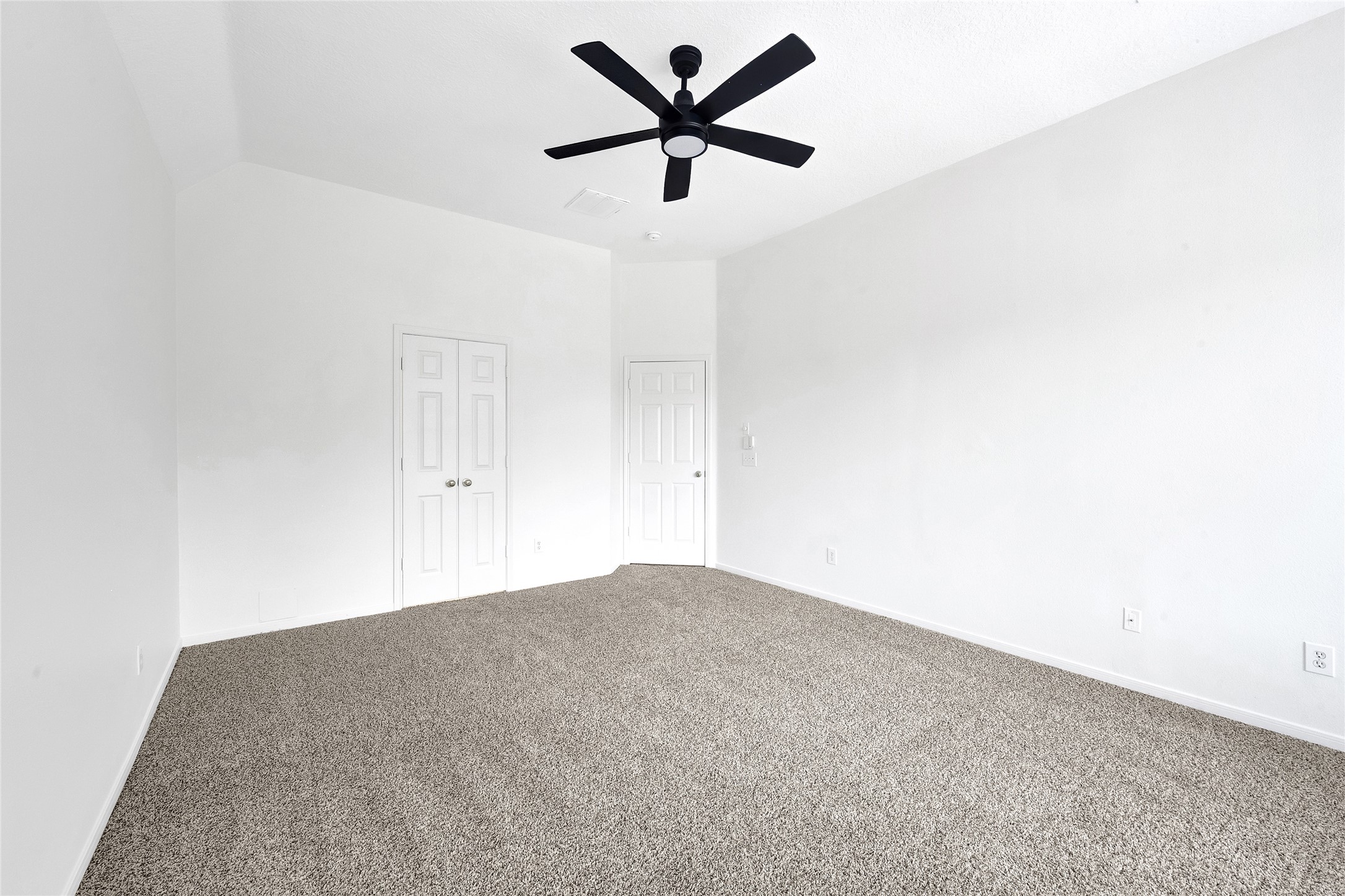 9606 Summer Run Houston, TX 77064 - Photo 21 of 41 Generously sized primary suite offering comfort, privacy, and a relaxing retreat feel.