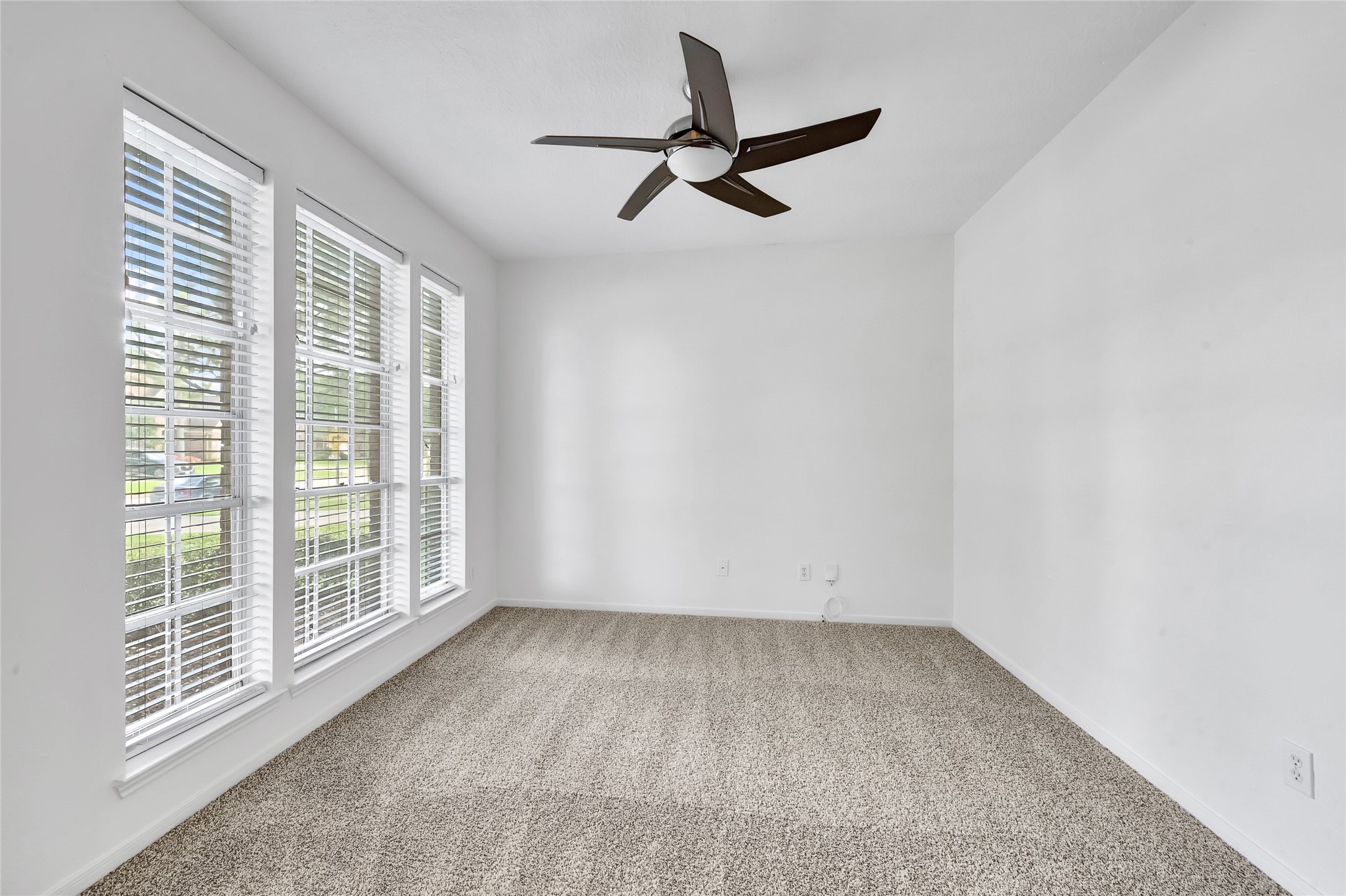 9606 Summer Run Houston, TX 77064 - Photo 26 of 41 Dedicated front office perfect for working from home.