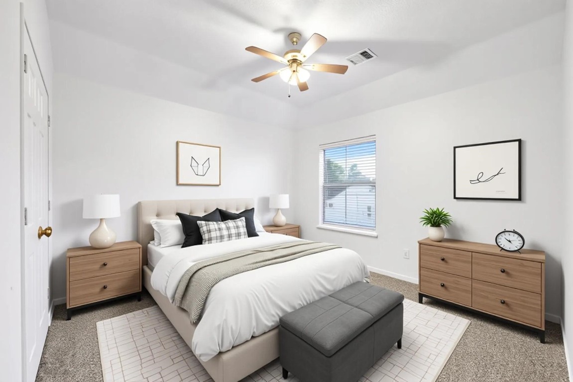 9606 Summer Run Houston, TX 77064 - Photo 30 of 41 Spacious secondary bedroom with great natural light and generous closet, perfect multi use space room.