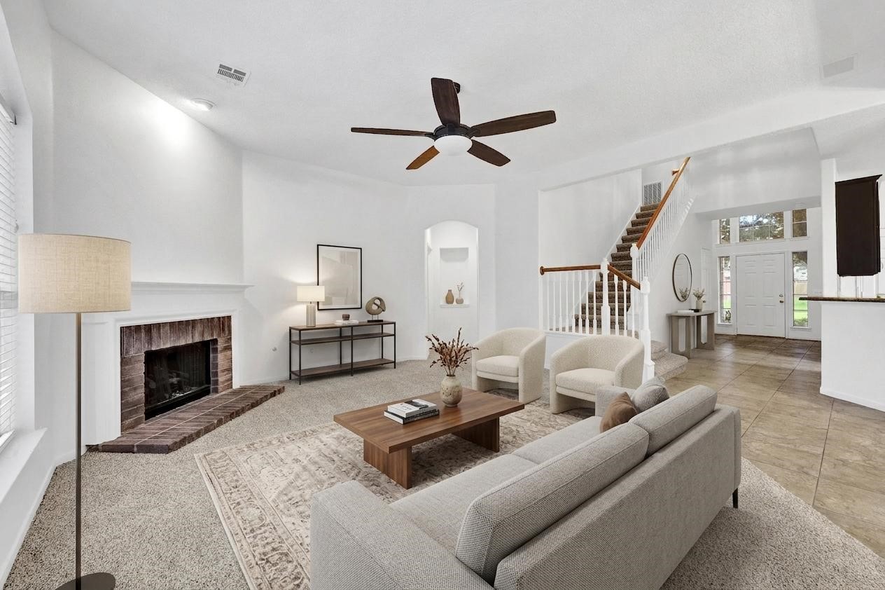 9606 Summer Run Houston, TX 77064 - Photo 10 of 41 Room for a full size couch or L shape with room to spare