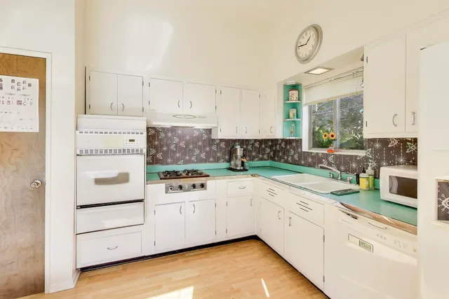 $399,900 | 417 South Dryden Place, Arlington Heights, IL 60005