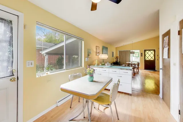 $399,900 | 417 South Dryden Place, Arlington Heights, IL 60005