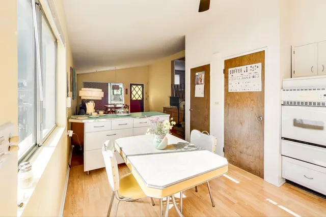 $399,900 | 417 South Dryden Place, Arlington Heights, IL 60005