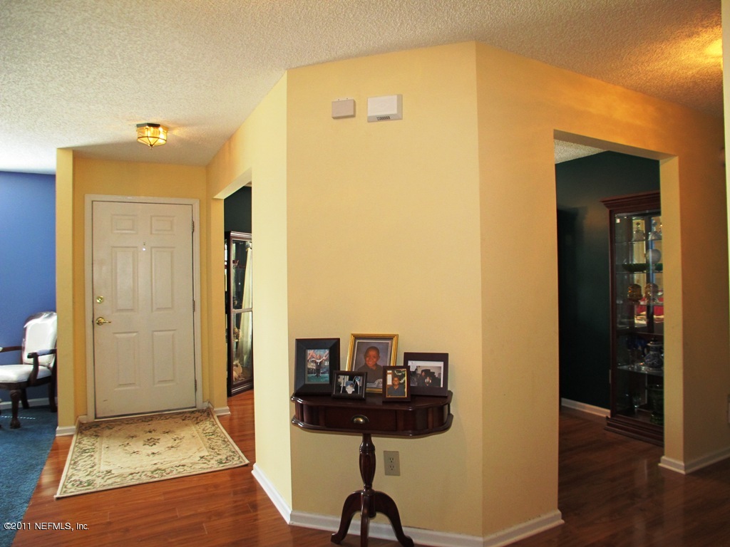 11337 Hartland Road Jacksonville, FL 32218 - Photo 3 of 25 Foyer
