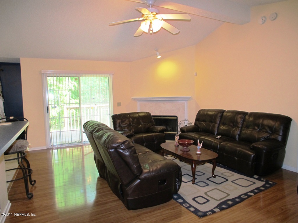 11337 Hartland Road Jacksonville, FL 32218 - Photo 6 of 25 Family Room