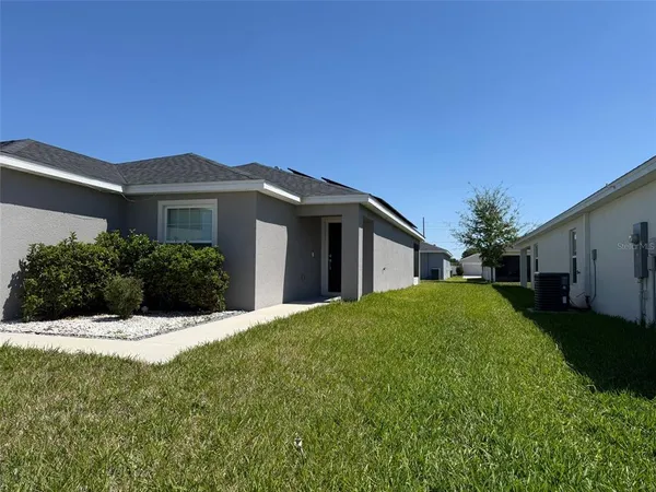 $2,100 | 1046 Tropea Lane, Auburndale, FL 33823