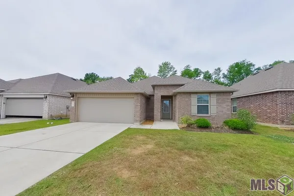 $1,890 | 116 Yardley Court, Lafayette, LA 70507