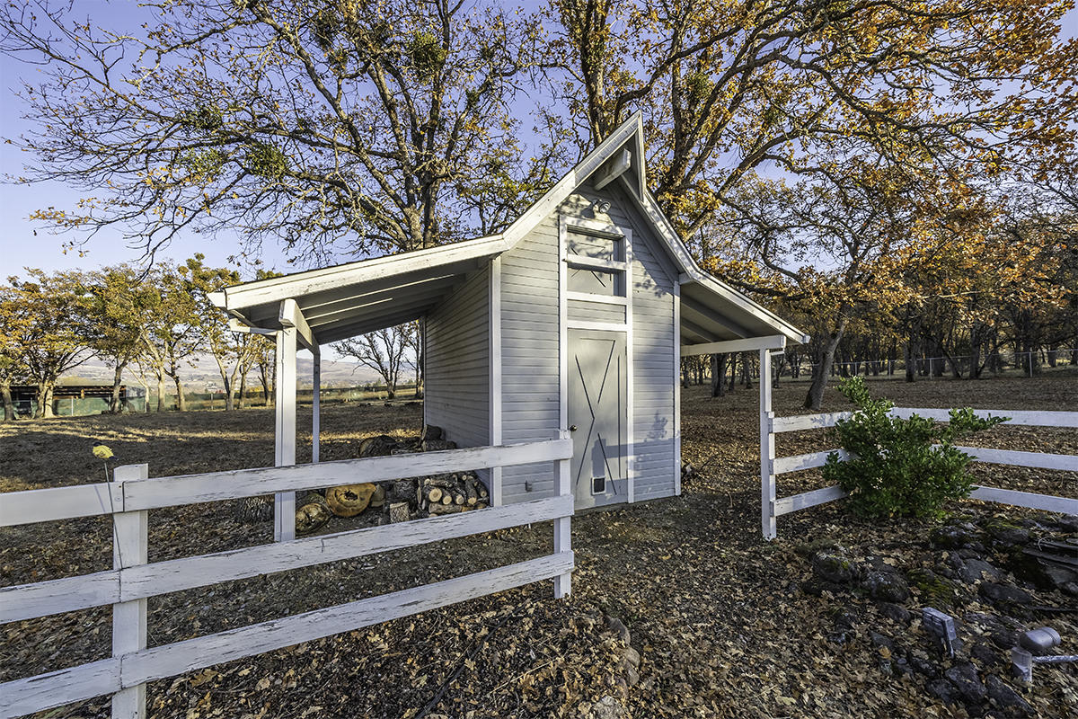 6633 Rapp Lane Talent, OR 97540 - Photo 45 of 58 DSC04209-HDR