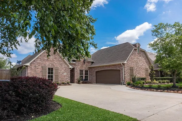 $525,000 | 303 Winding Brook Drive, Lumberton, TX 77657