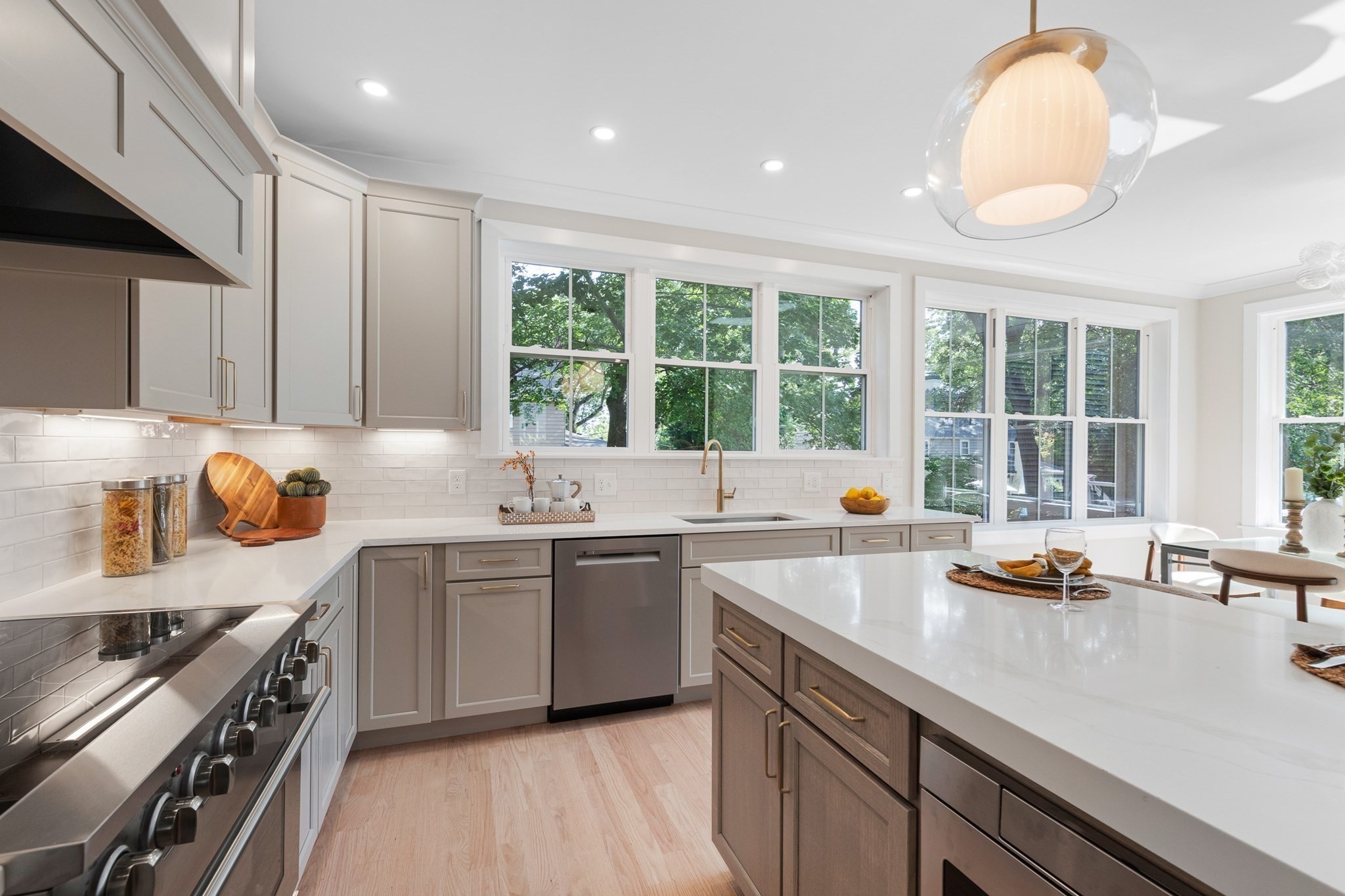 53 Hodge Road Arlington, MA 02474 - Photo 9 of 41 Gallery Image 9