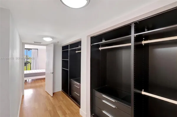 $3,000 | 2625 Collins Avenue, Unit 418, Miami Beach, FL 33140