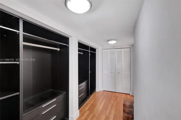 $3,000 | 2625 Collins Avenue, Unit 418, Miami Beach, FL 33140
