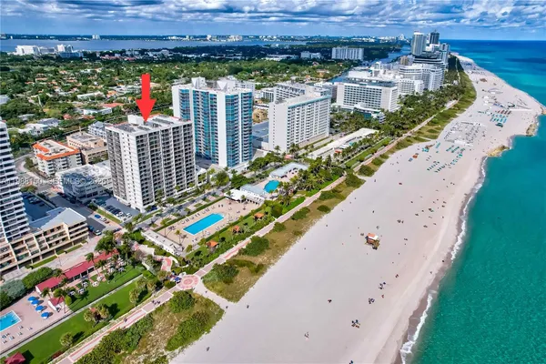 $3,000 | 2625 Collins Avenue, Unit 418, Miami Beach, FL 33140
