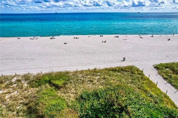 $3,000 | 2625 Collins Avenue, Unit 418, Miami Beach, FL 33140