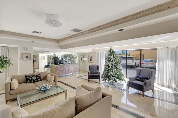 $3,000 | 2625 Collins Avenue, Unit 418, Miami Beach, FL 33140