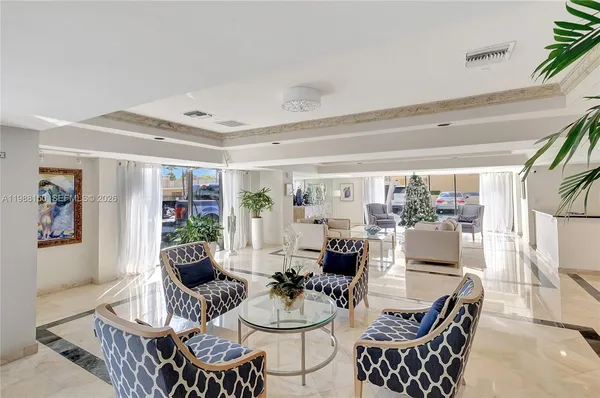 $3,000 | 2625 Collins Avenue, Unit 418, Miami Beach, FL 33140