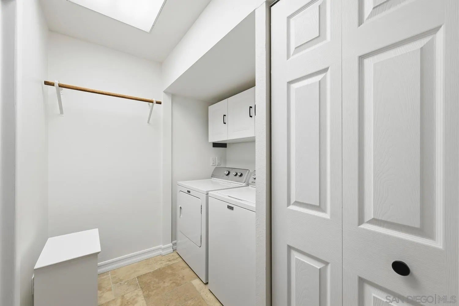 944 Hillhaven Road Escondido, CA 92027 - Photo 20 of 31 a view of walk in closet