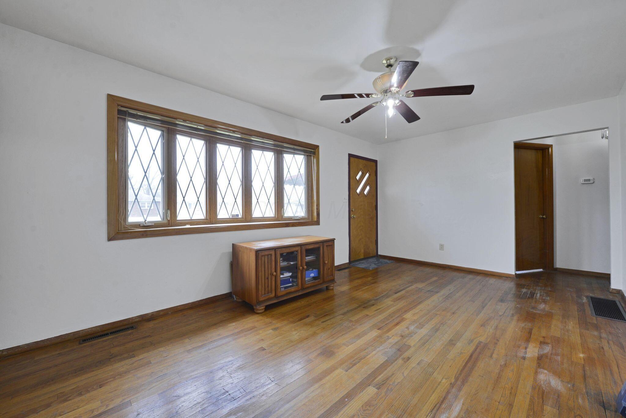 860 Basswood Road Columbus, OH 43207 - Photo 9 of 35 9-web-or-mls-860-basswood-rd