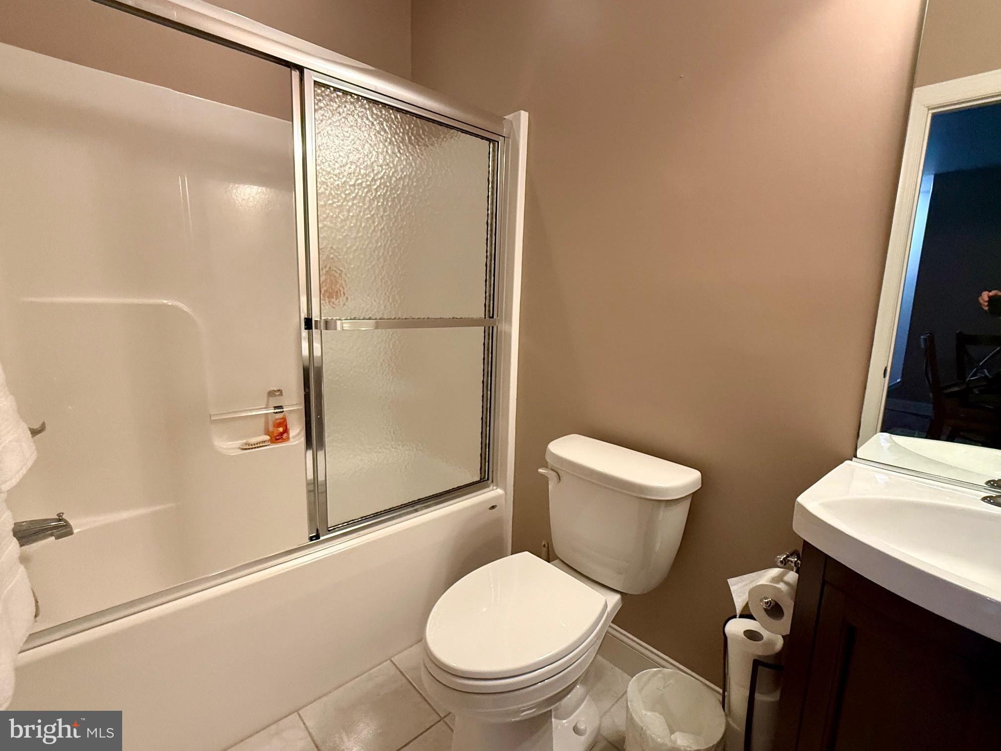 23531 Myrtle Point Road California, MD 20619 - Photo 39 of 50 3rd bathroom