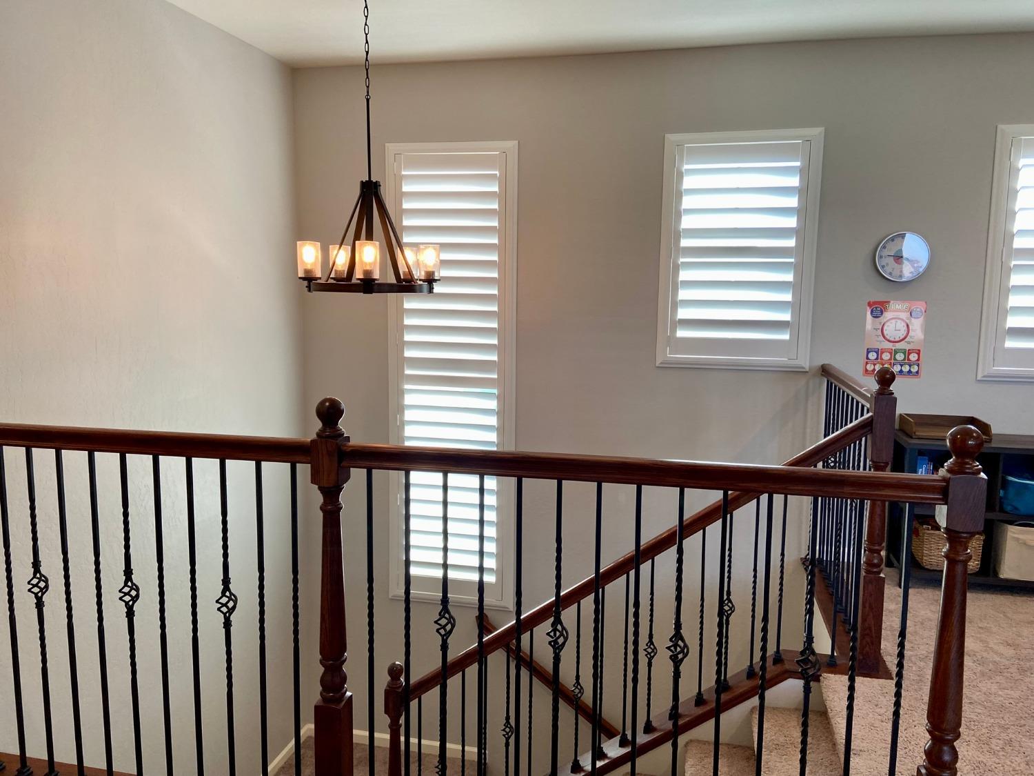 3967 Lincoln Avenue Clovis, CA 93611 - Photo 28 of 70 a view of a balcony with an outdoor space