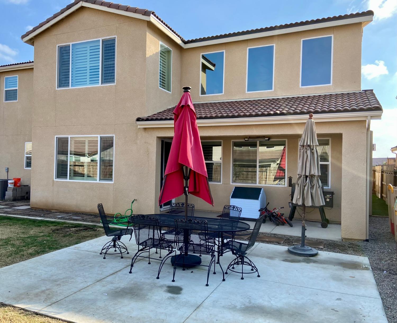 3967 Lincoln Avenue Clovis, CA 93611 - Photo 67 of 70 a view of house with outdoor seating space