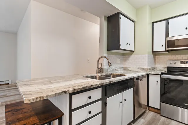 $70,000 | 806 West Michigan Avenue, Unit 304W, Jackson, MI 49202