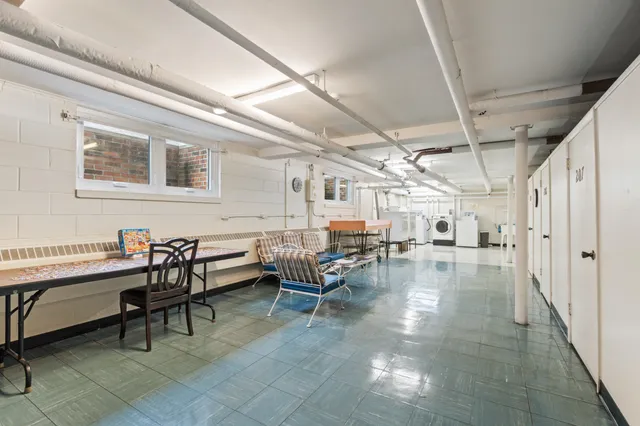 $70,000 | 806 West Michigan Avenue, Unit 304W, Jackson, MI 49202