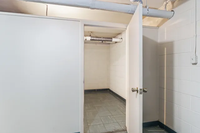 $70,000 | 806 West Michigan Avenue, Unit 304W, Jackson, MI 49202