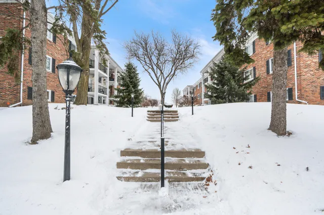 $70,000 | 806 West Michigan Avenue, Unit 304W, Jackson, MI 49202