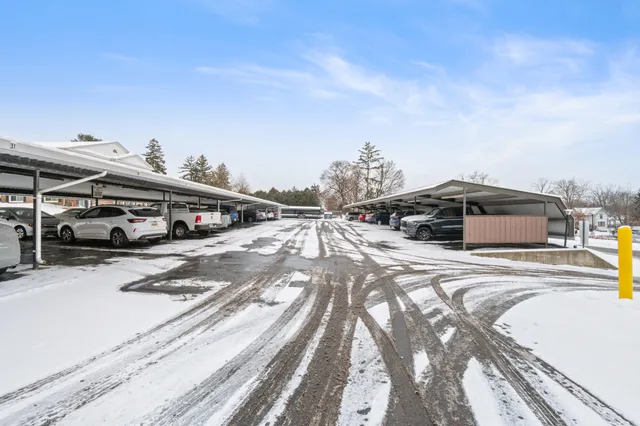 $70,000 | 806 West Michigan Avenue, Unit 304W, Jackson, MI 49202