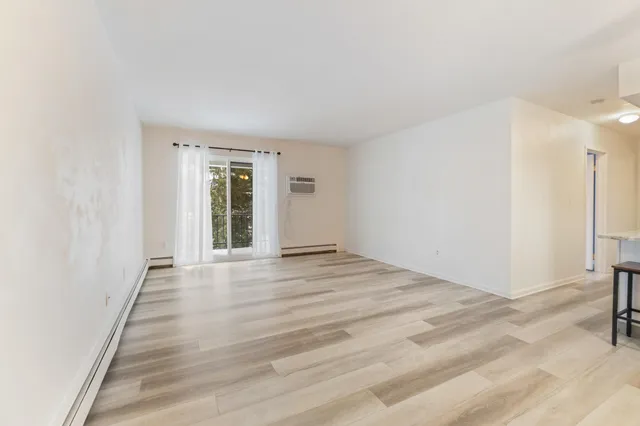 $70,000 | 806 West Michigan Avenue, Unit 304W, Jackson, MI 49202