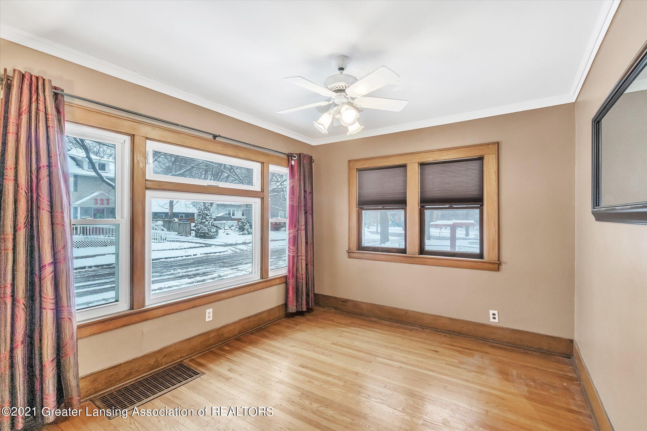 318 Wayburn Road Lansing, MI 48910 - Photo 11 of 46 12-318 Wayburn Rd-windowstill-realestate
