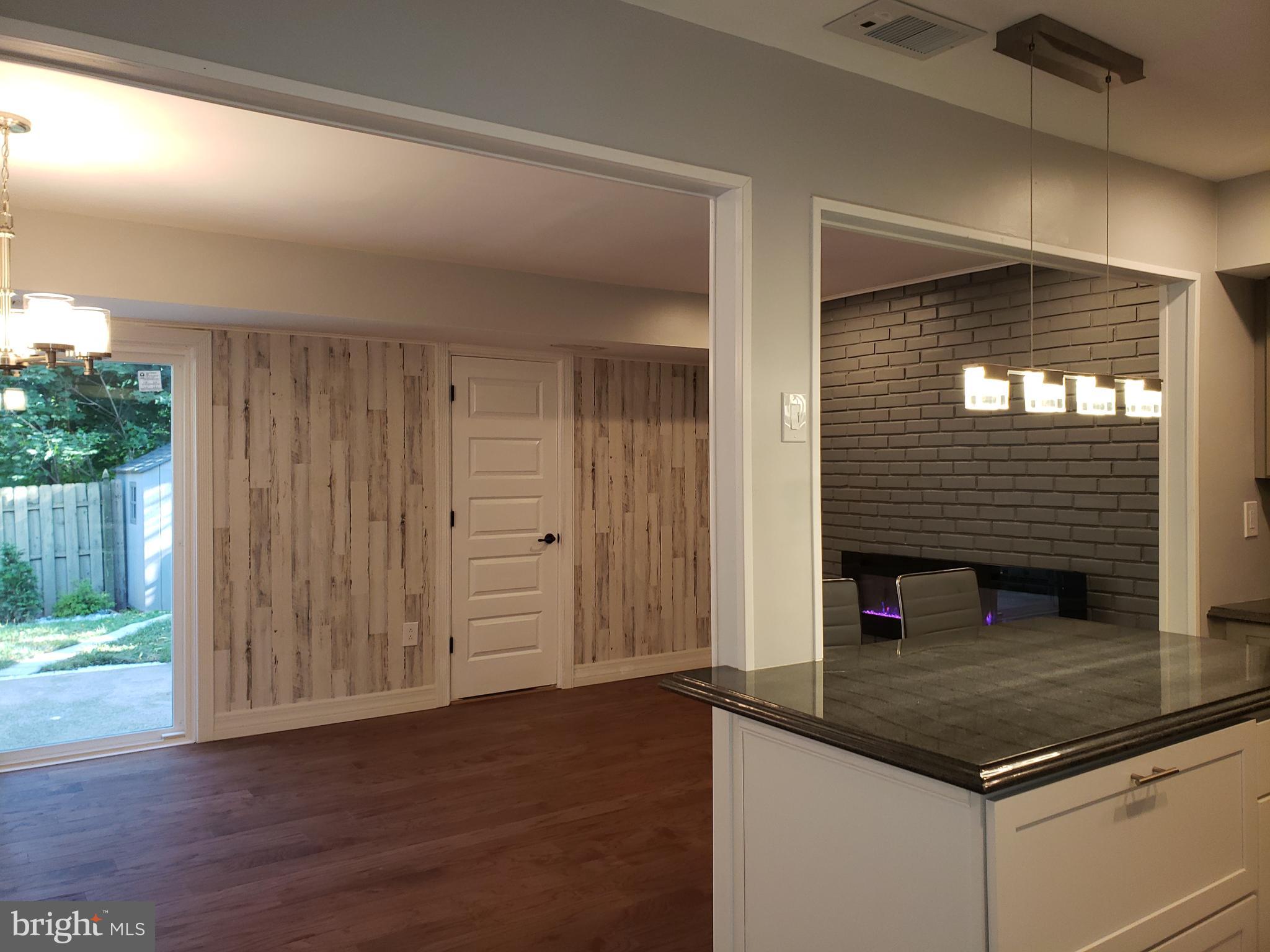 24 Stonegate Road Quakertown, PA 18951 - Photo 15 of 55 Island Wide/Family room