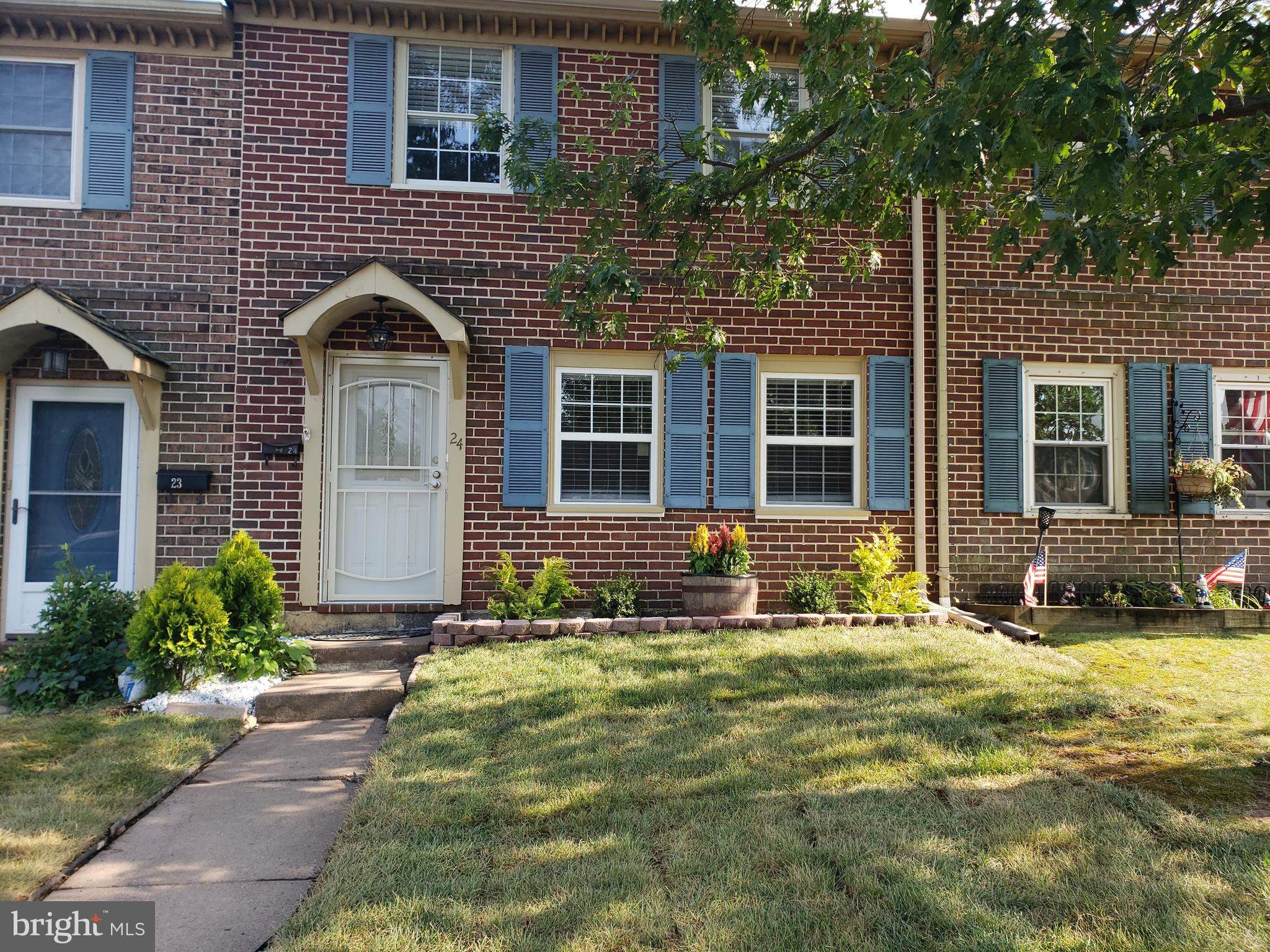 24 Stonegate Road Quakertown, PA 18951 - Photo 3 of 55 Front with Lanscaping