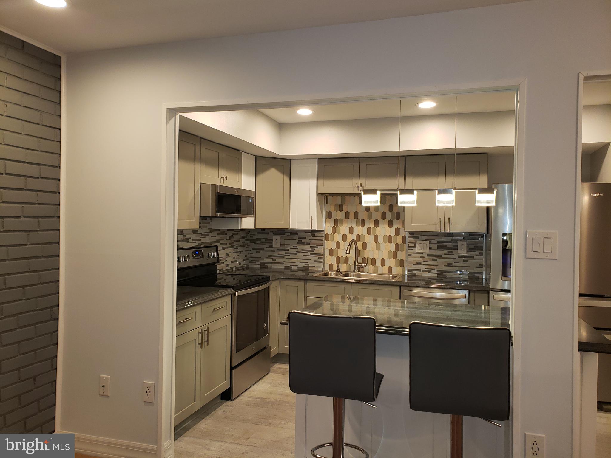 24 Stonegate Road Quakertown, PA 18951 - Photo 6 of 55 Kitchen2
