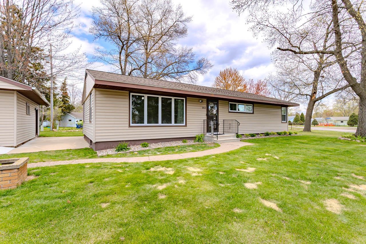 903 6th Street Mosinee, WI 54455 - Photo 2 of 41