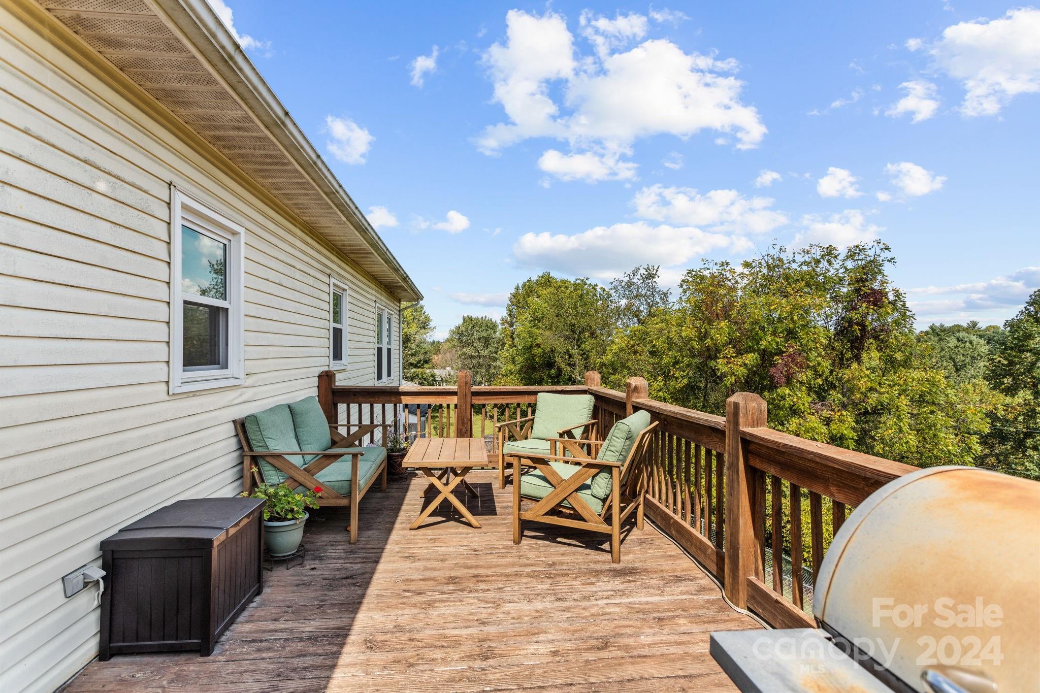 157 Kennedy Road Weaverville, NC 28787 - Photo 13 of 35 Gallery Image 13